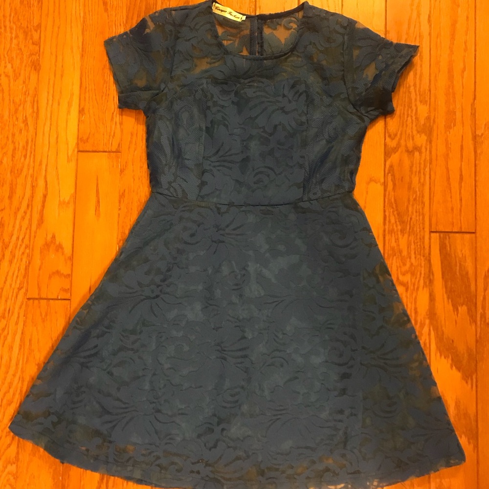 GORGEOUS Lace Dress-Size Medium
